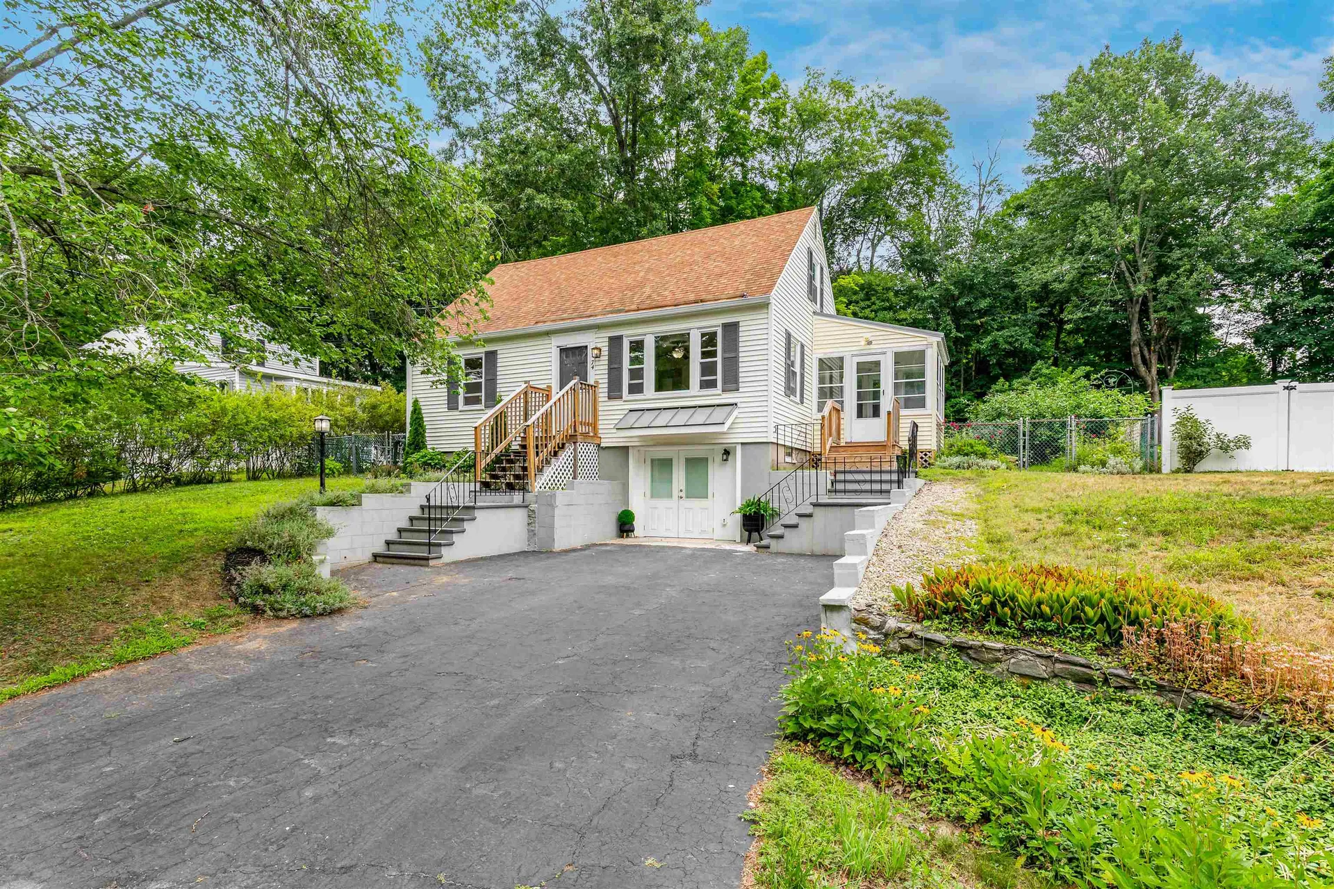 74 Pine Street Rollinsford NH 03869