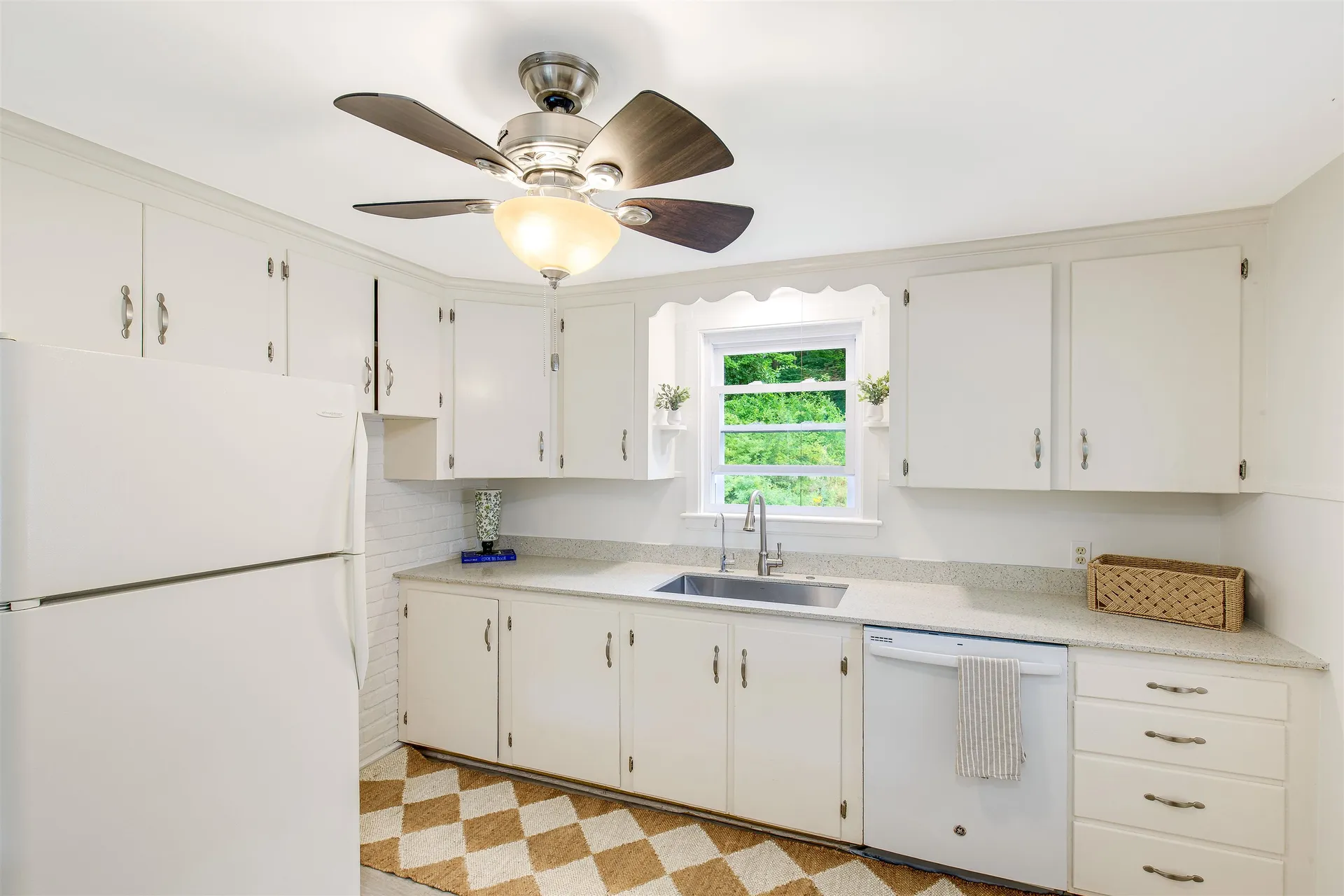 74 Pine Street Rollinsford NH 03869