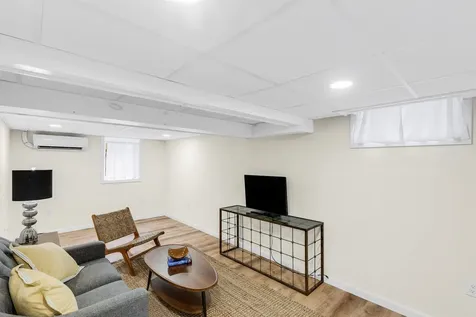 74 Pine Street Rollinsford NH 03869