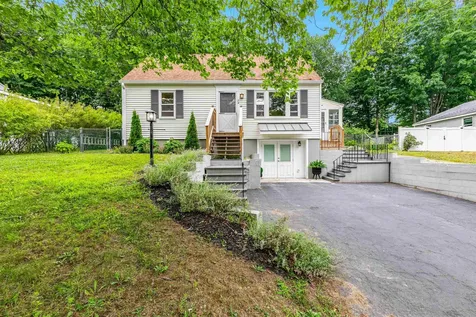 74 Pine Street Rollinsford NH 03869
