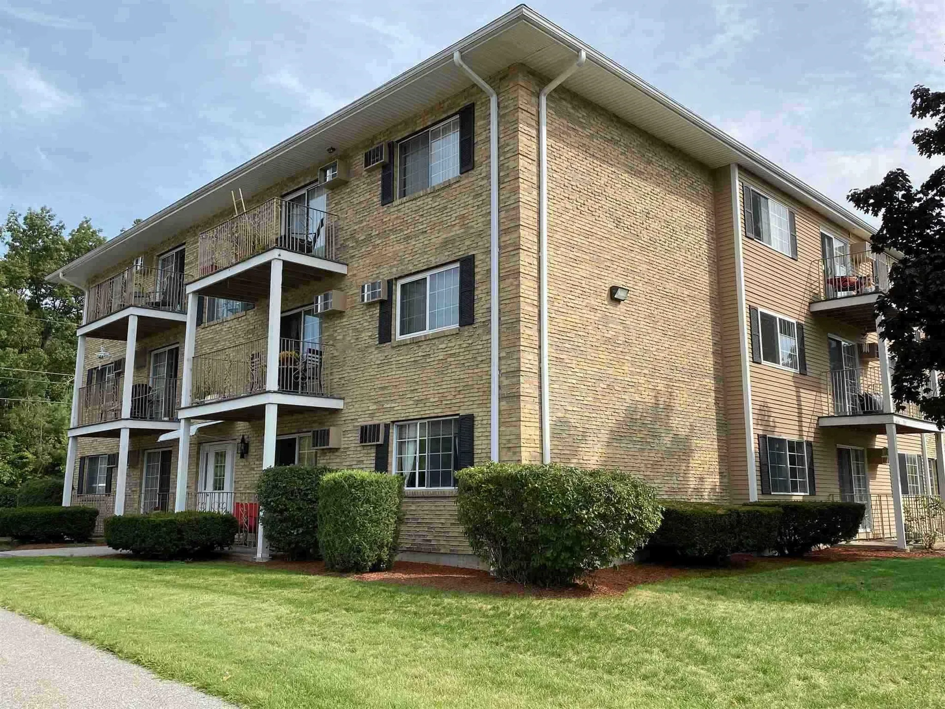 383 Huse Road Manchester NH 03103