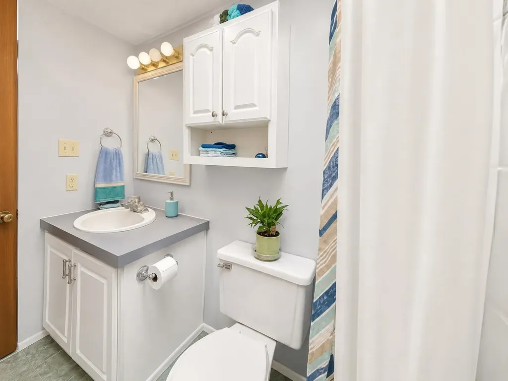 12 York Court Rochester NH 03868