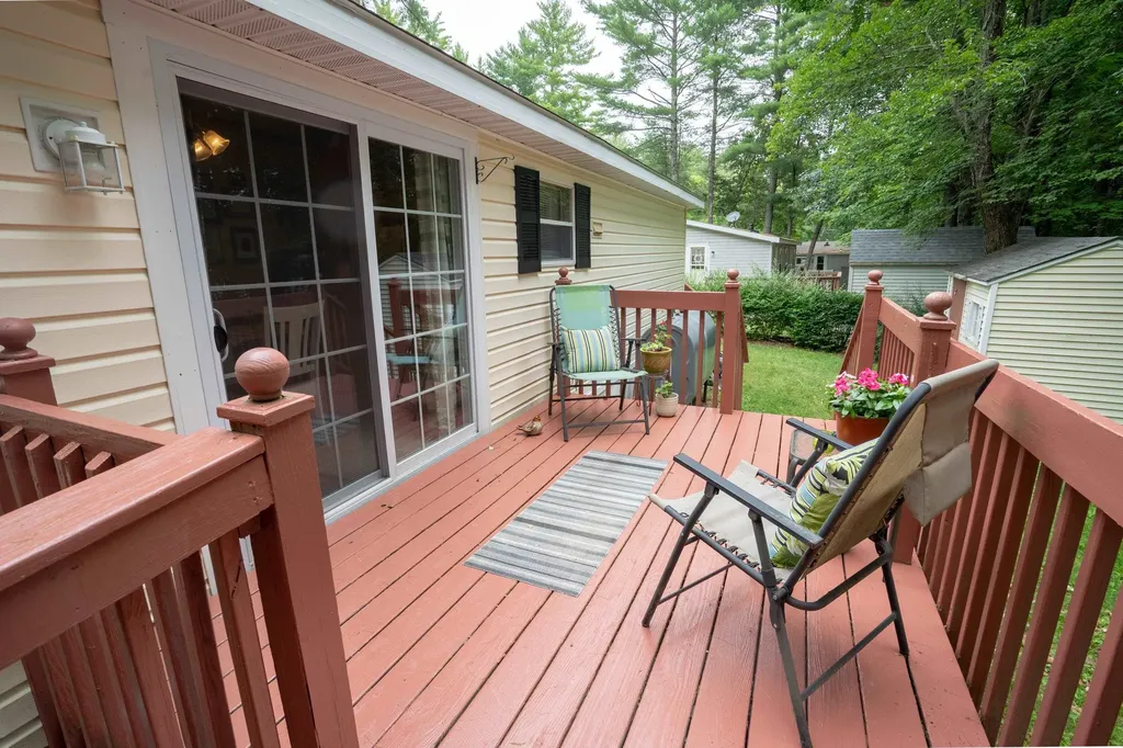 12 York Court Rochester NH 03868