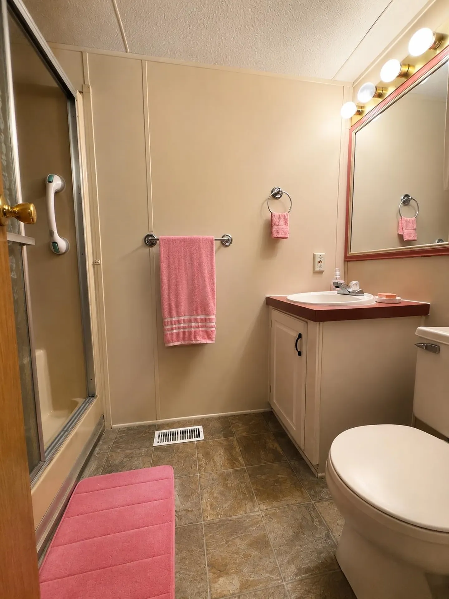 12 York Court Rochester NH 03868