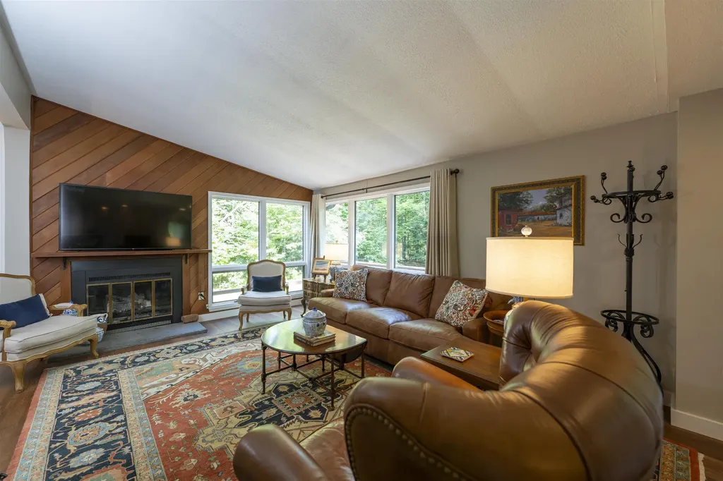 829 Baker Turn Hartford VT 05059