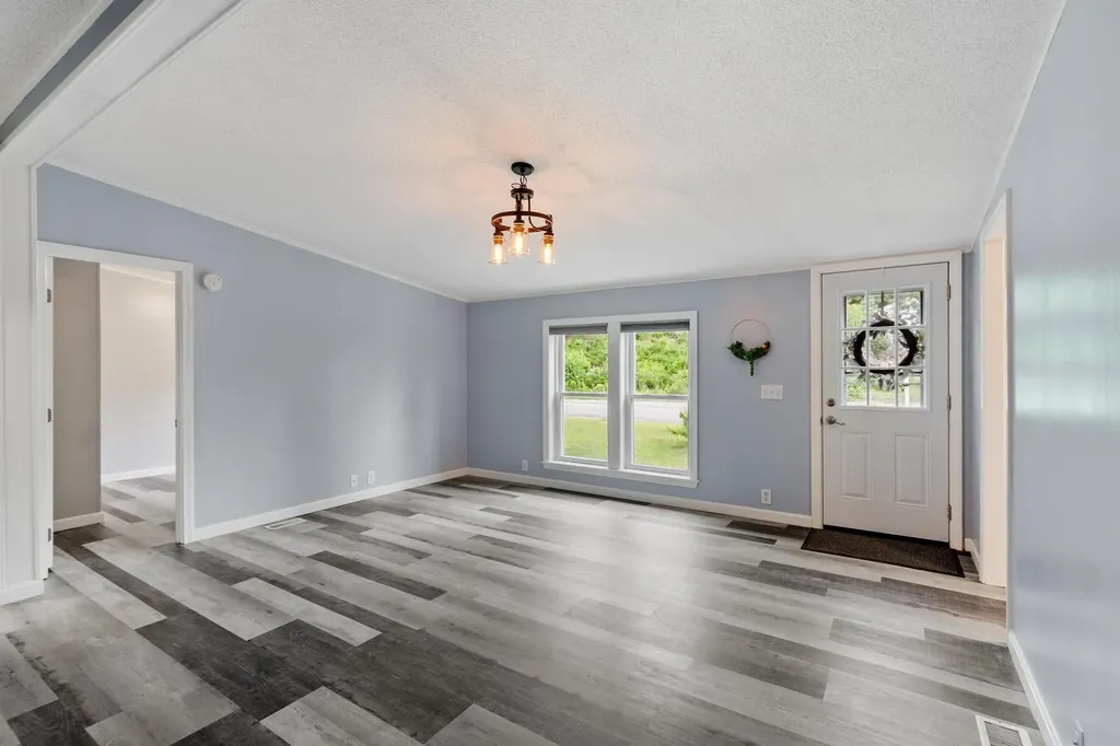 26 Country Lane Fremont NH 03044