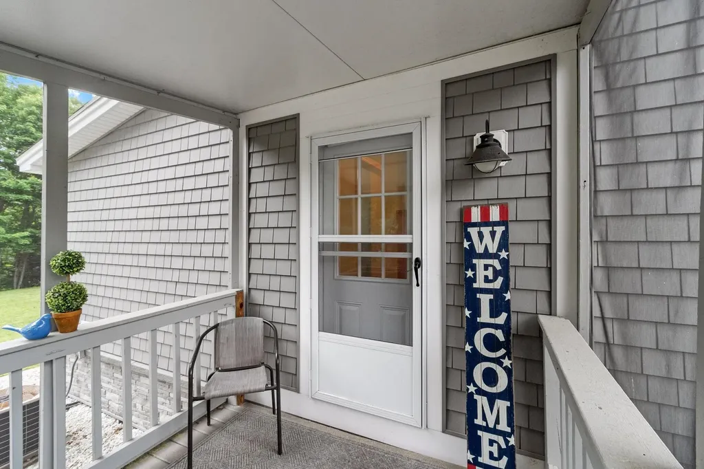26 Country Lane Fremont NH 03044