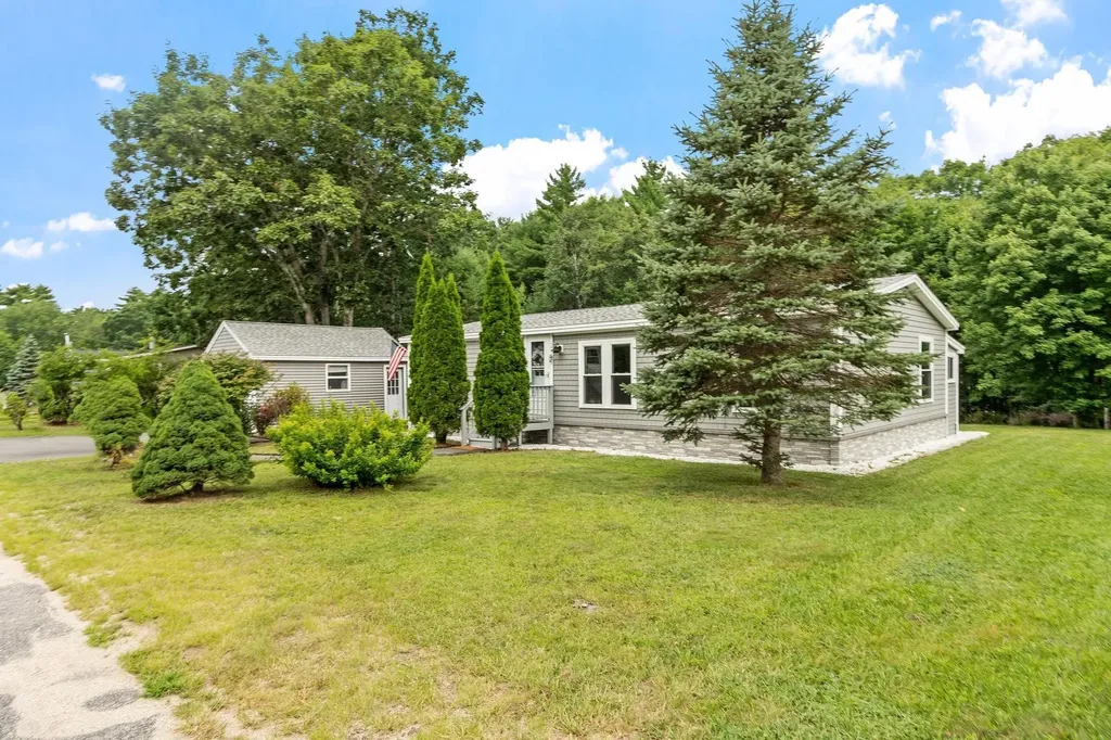 26 Country Lane Fremont NH 03044