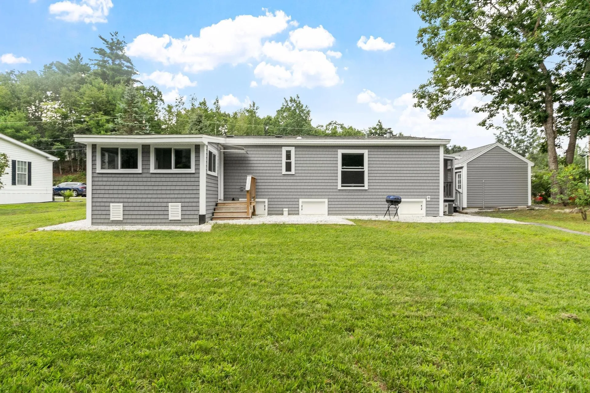 26 Country Lane Fremont NH 03044