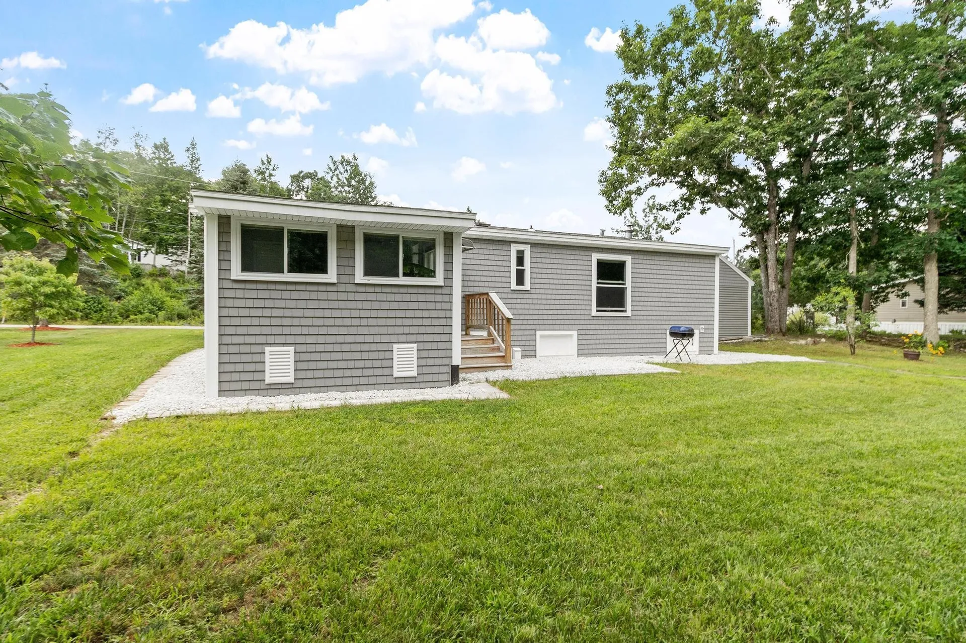 26 Country Lane Fremont NH 03044