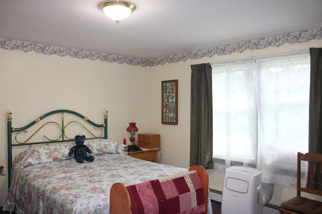 8 Holly Heights Whitefield NH 03598