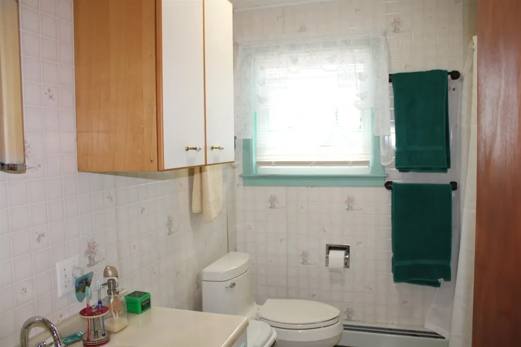 8 Holly Heights Whitefield NH 03598