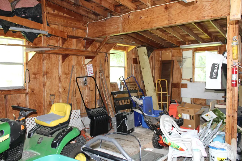 8 Holly Heights Whitefield NH 03598