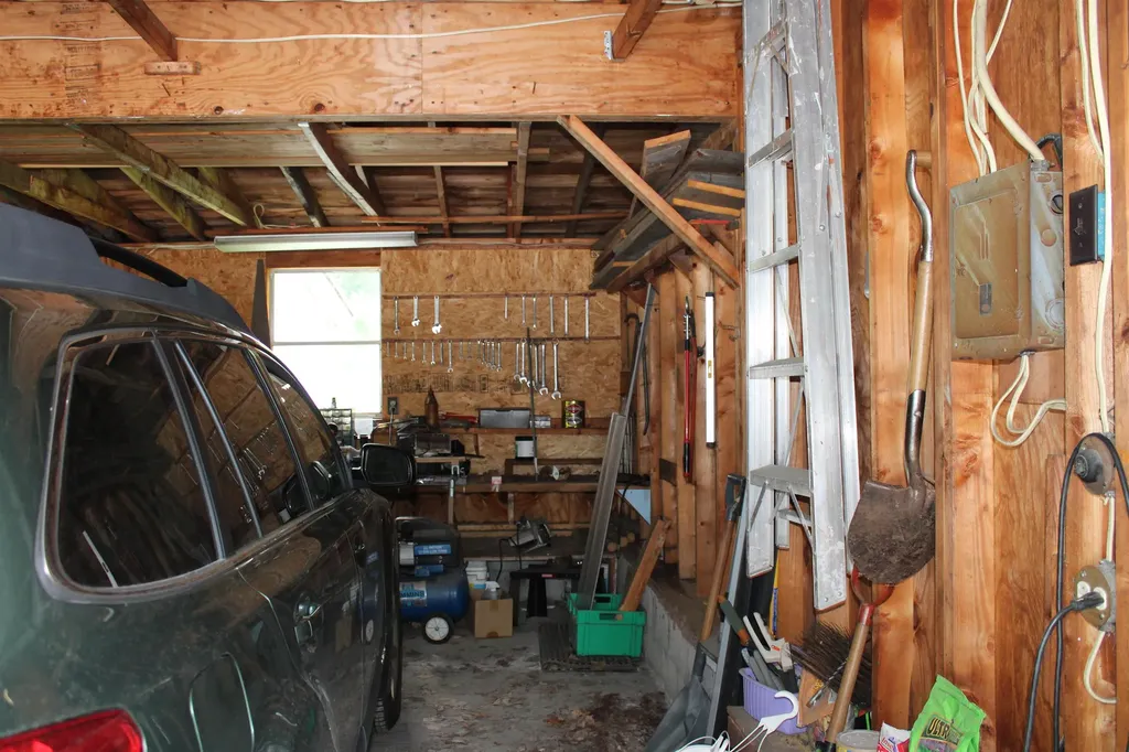 8 Holly Heights Whitefield NH 03598
