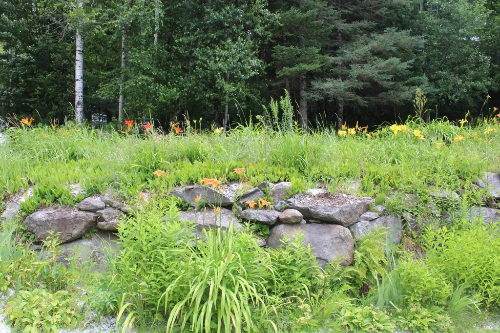 8 Holly Heights Whitefield NH 03598