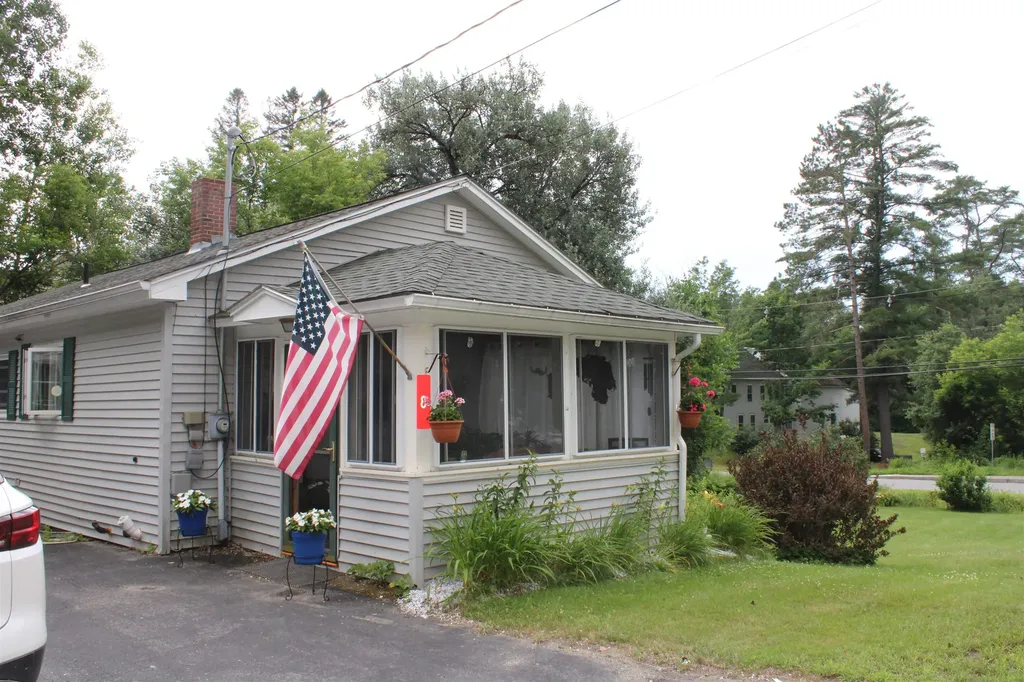 8 Holly Heights Whitefield NH 03598