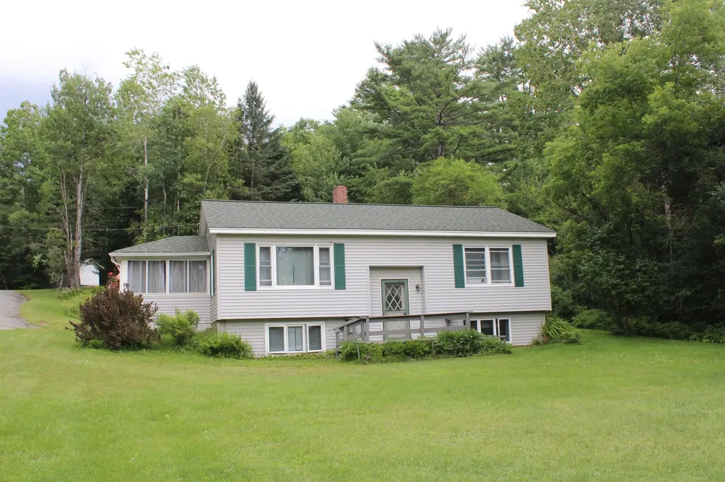 8 Holly Heights Whitefield NH 03598