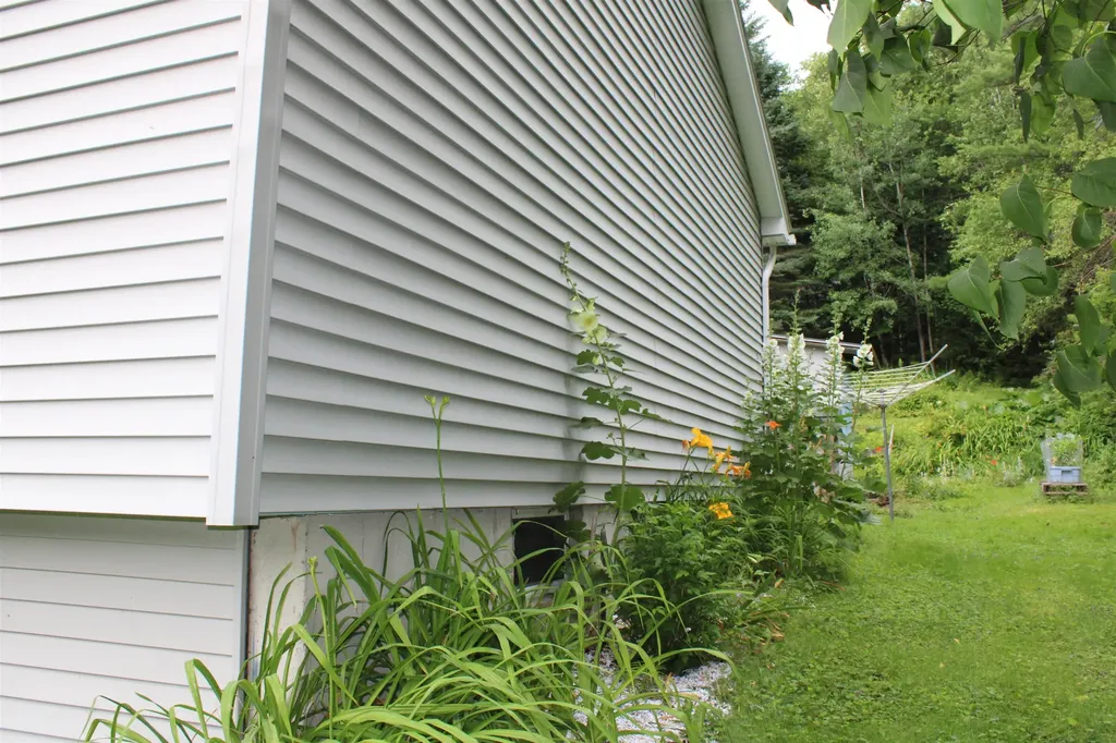 8 Holly Heights Whitefield NH 03598