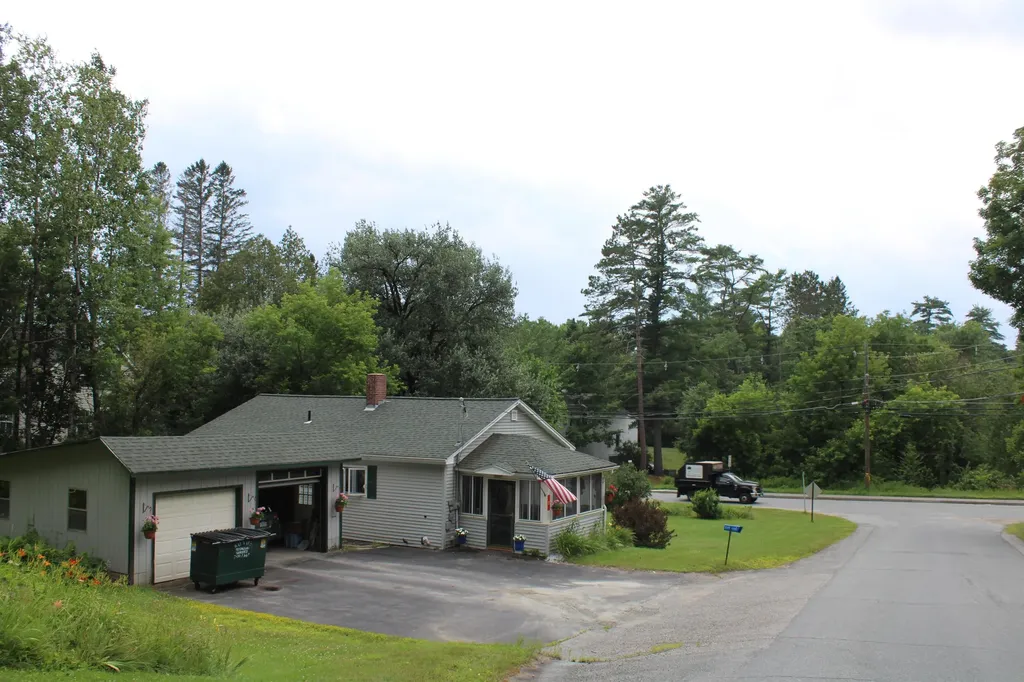 8 Holly Heights Whitefield NH 03598