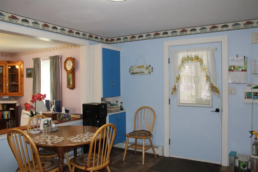 8 Holly Heights Whitefield NH 03598