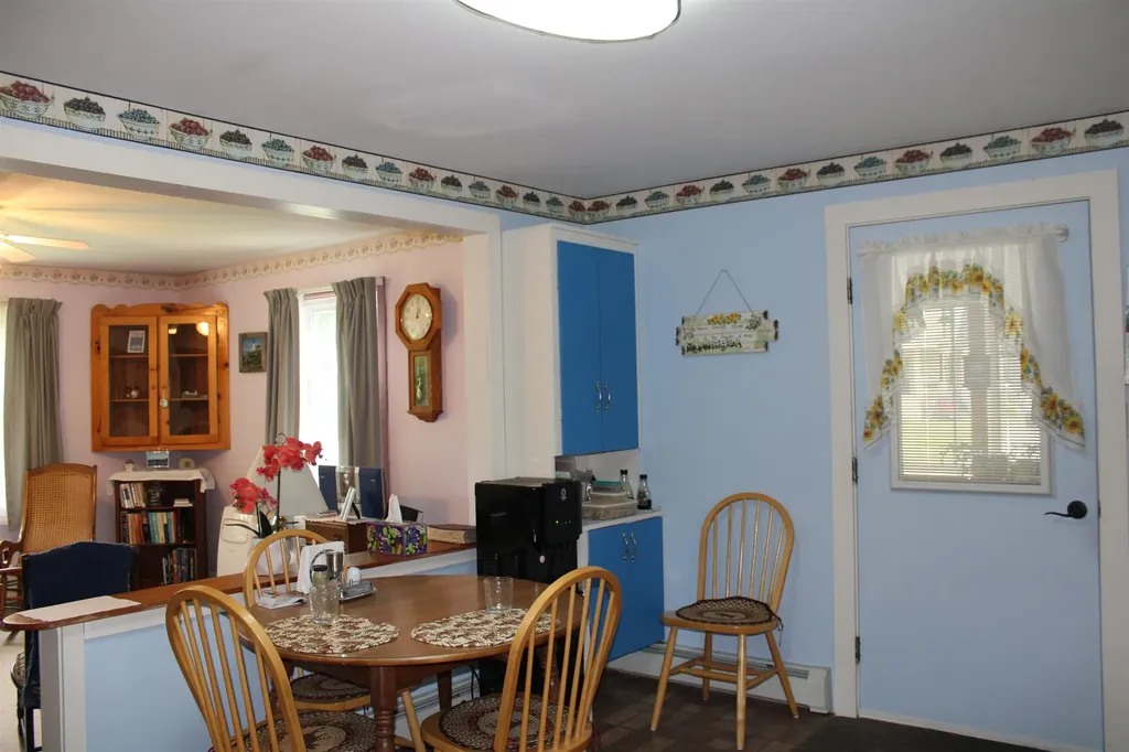 8 Holly Heights Whitefield NH 03598