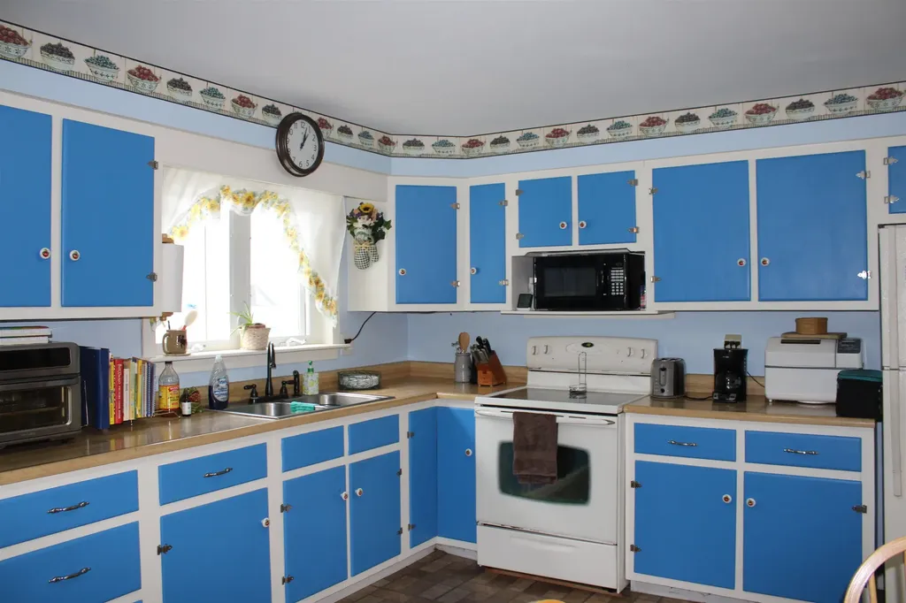 8 Holly Heights Whitefield NH 03598