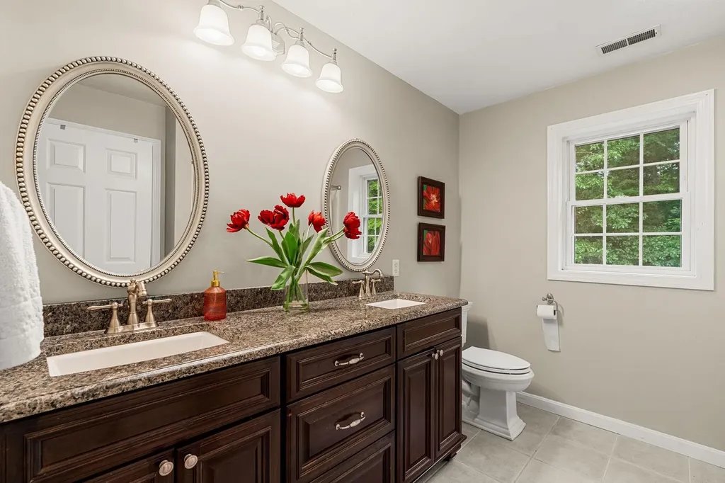 32 Hobart Hill Road Brookline NH 03033