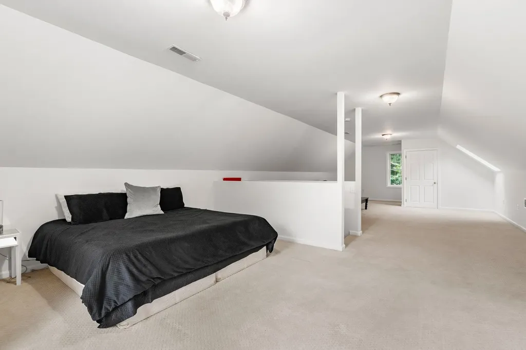 32 Hobart Hill Road Brookline NH 03033