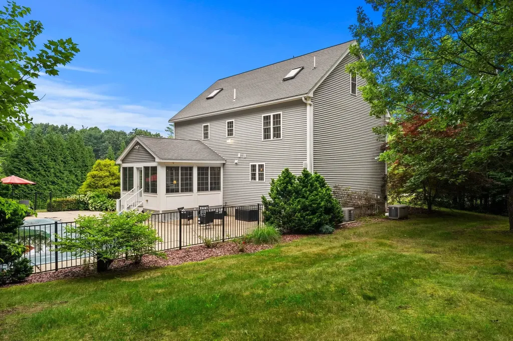32 Hobart Hill Road Brookline NH 03033