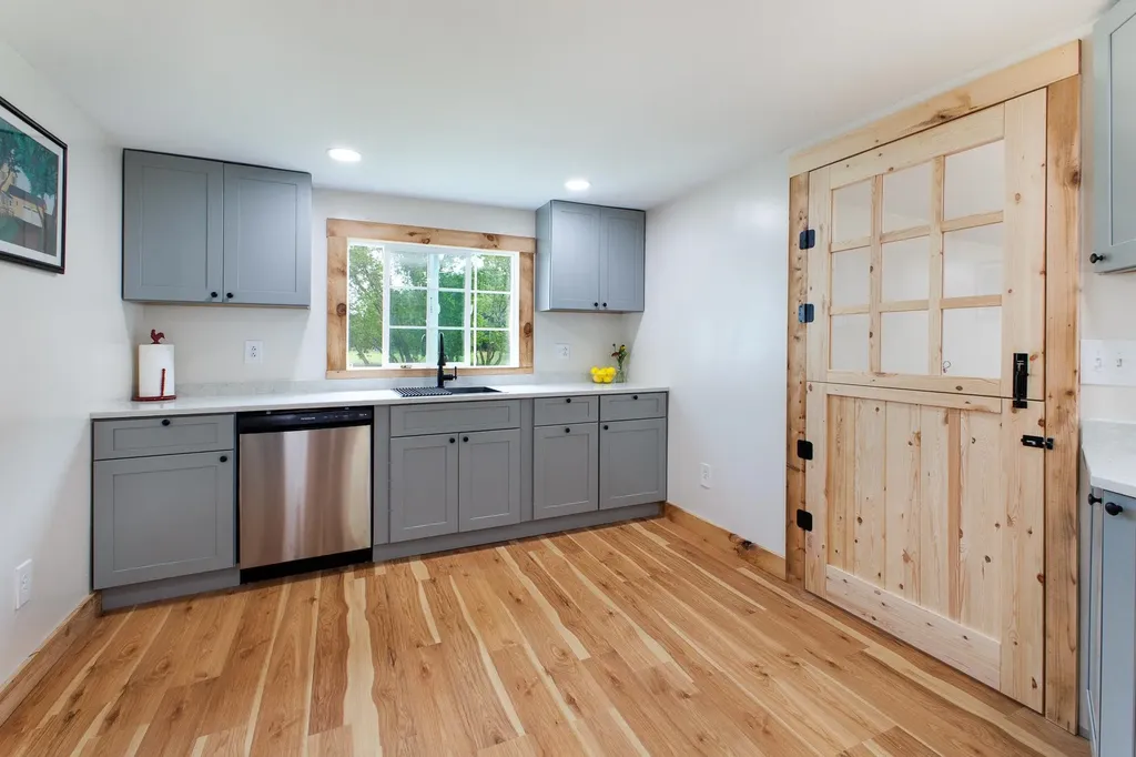 82 Allen Road Grand Isle VT 05458