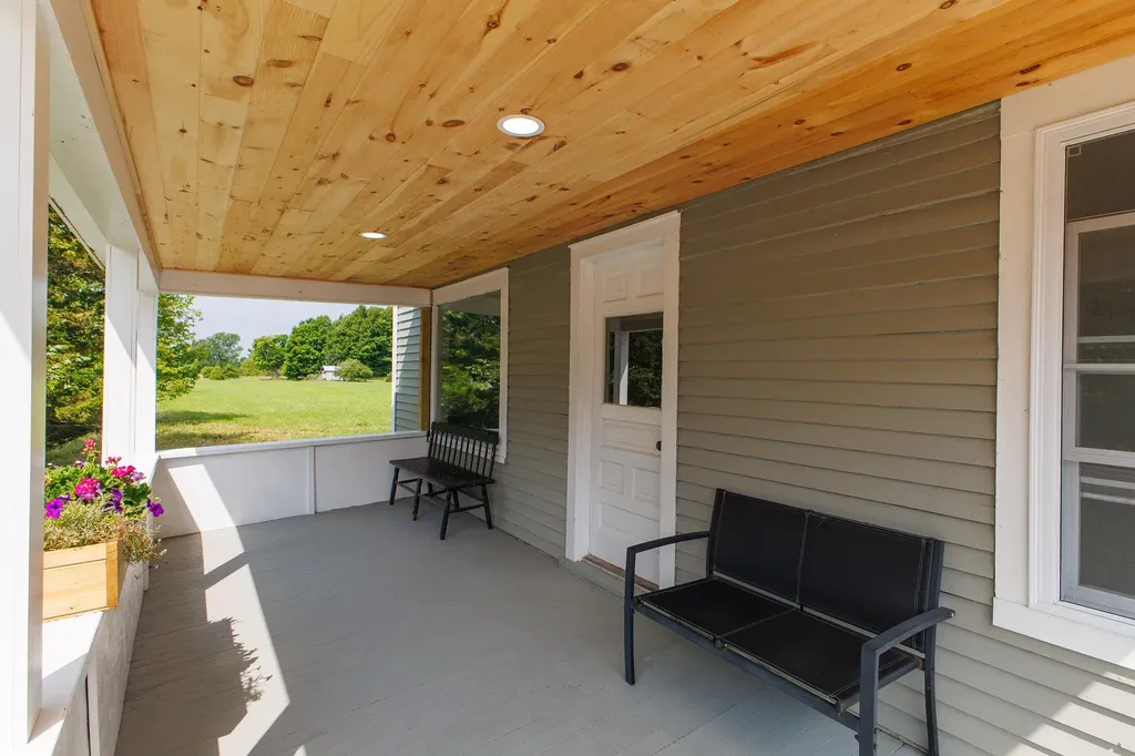 82 Allen Road Grand Isle VT 05458