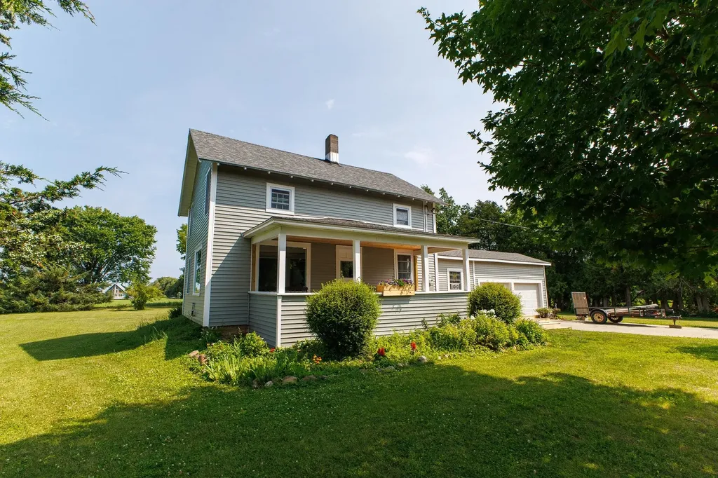 82 Allen Road Grand Isle VT 05458
