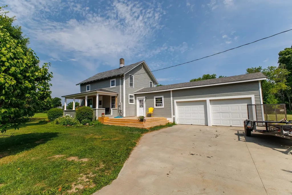 82 Allen Road Grand Isle VT 05458