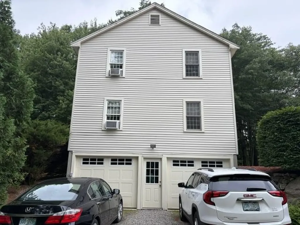 5 Mcenroe Drive Londonderry NH 03053