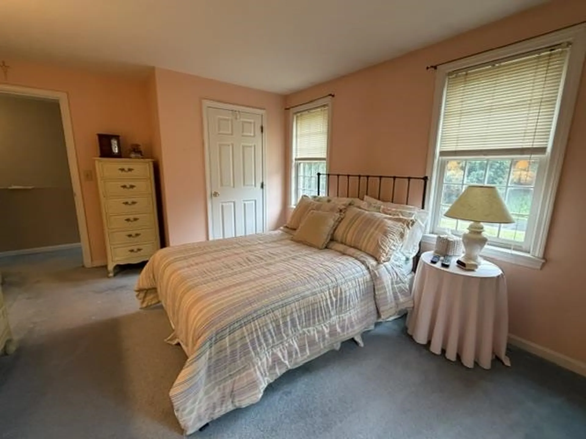 5 Mcenroe Drive Londonderry NH 03053