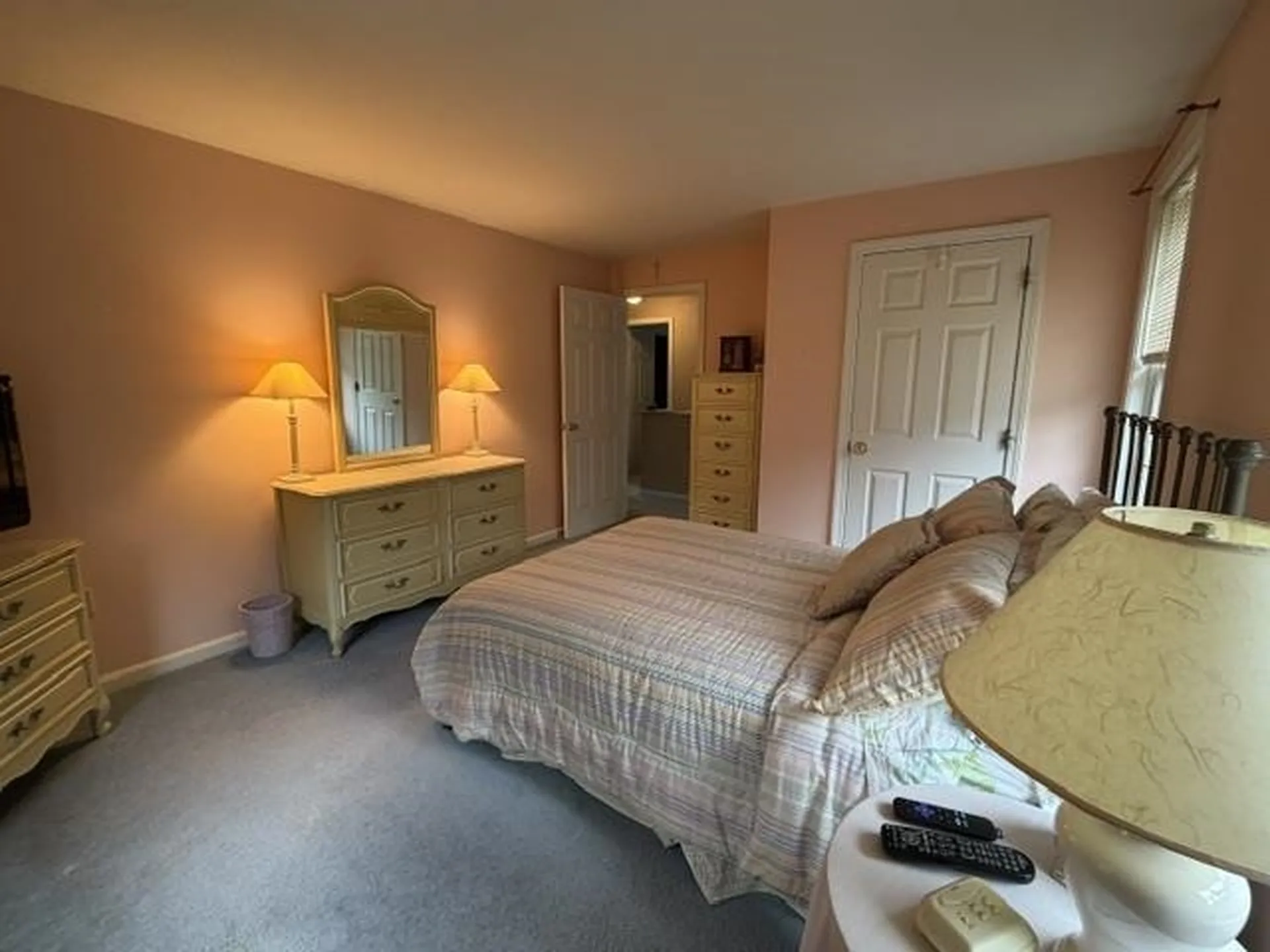 5 Mcenroe Drive Londonderry NH 03053