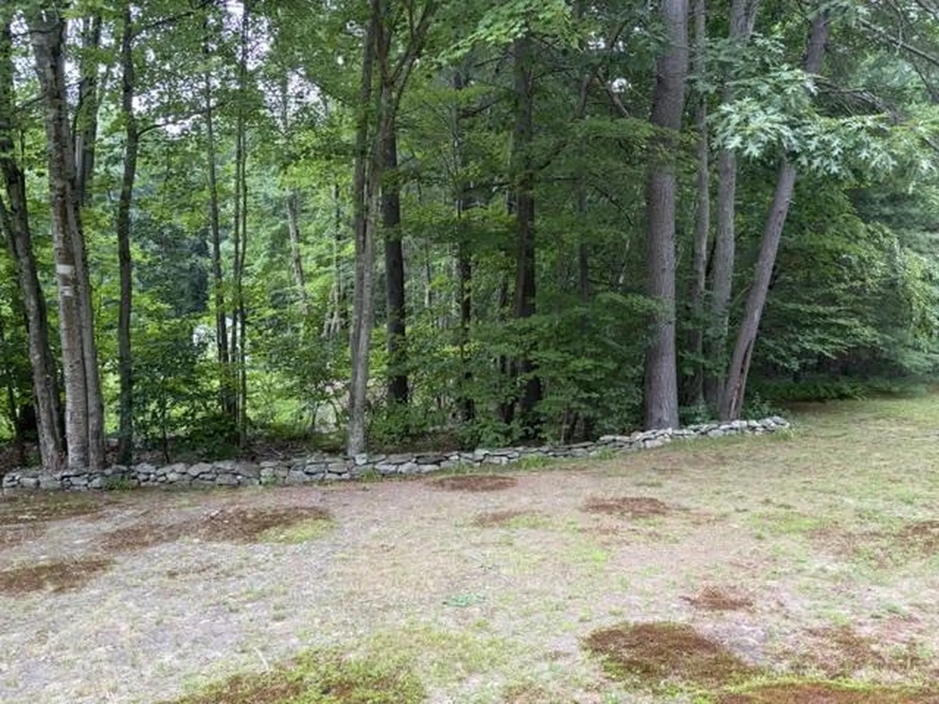 5 Mcenroe Drive Londonderry NH 03053