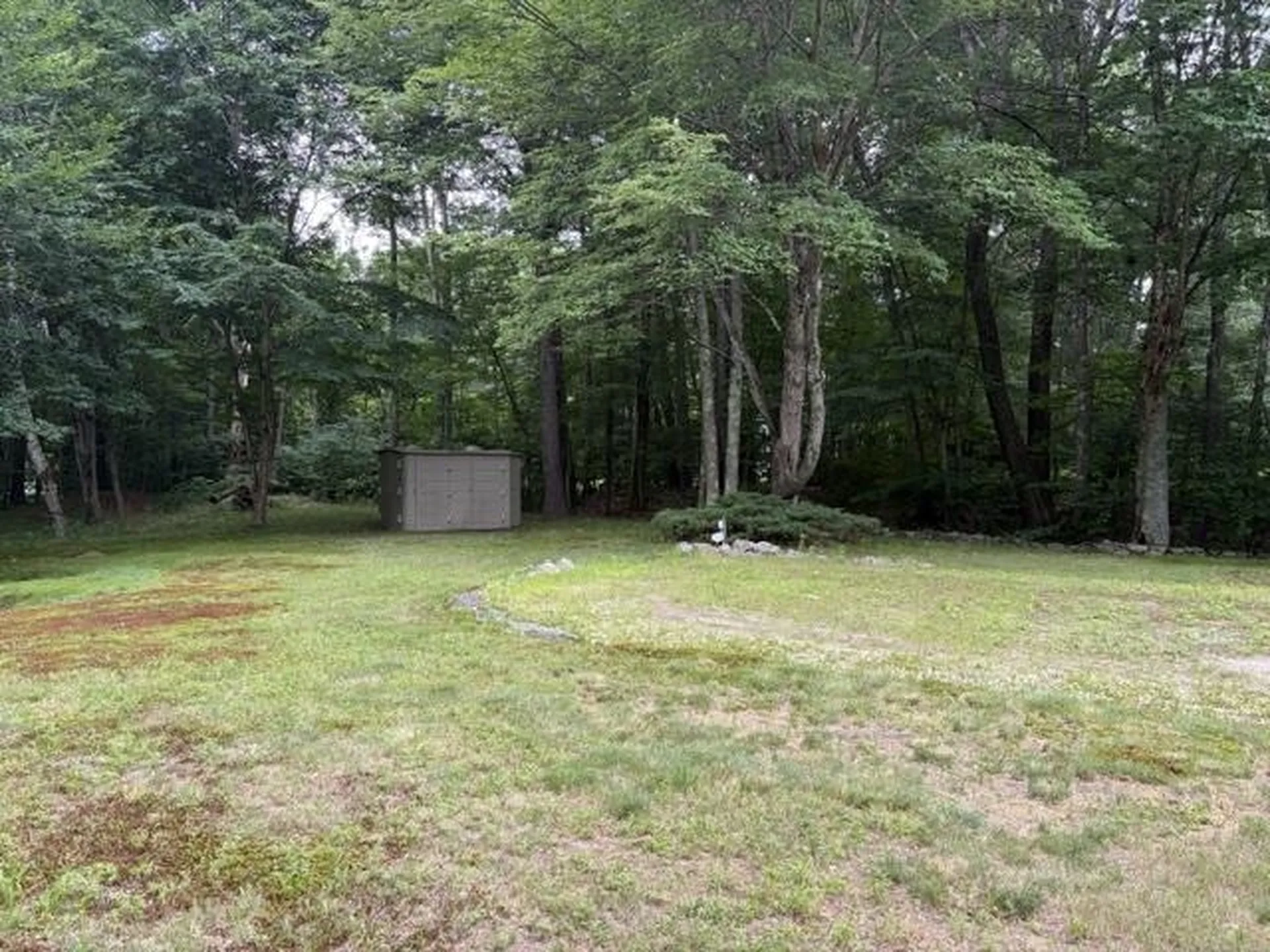 5 Mcenroe Drive Londonderry NH 03053