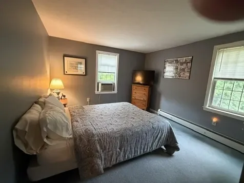 5 Mcenroe Drive Londonderry NH 03053