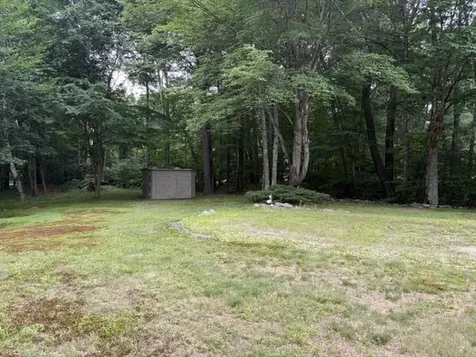5 Mcenroe Drive Londonderry NH 03053