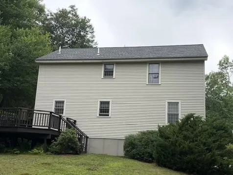 5 Mcenroe Drive Londonderry NH 03053