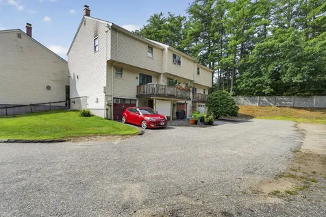 24 Stonegate Lane Derry NH 03038