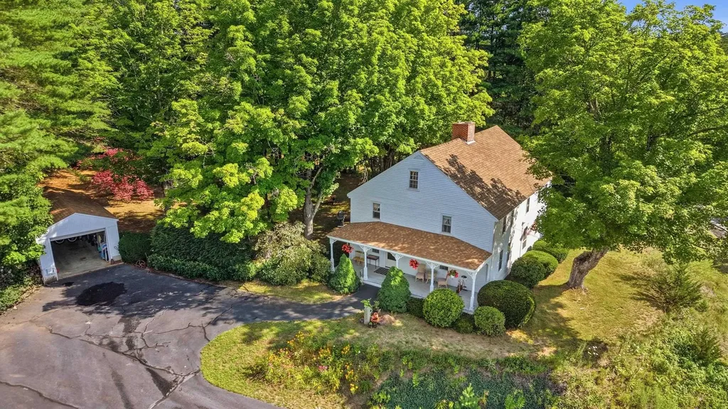 65 Chester Road Raymond NH 03077
