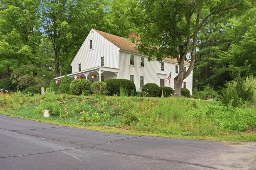 65 Chester Road Raymond NH 03077
