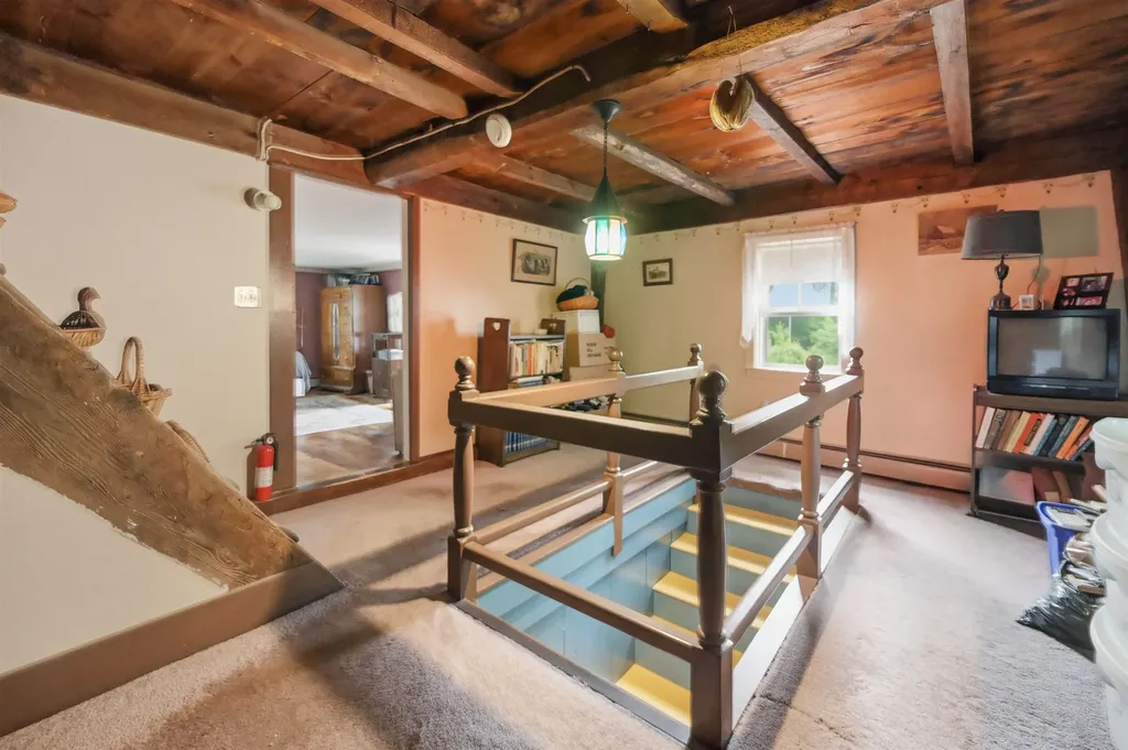 65 Chester Road Raymond NH 03077
