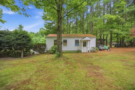 65 Chester Road Raymond NH 03077