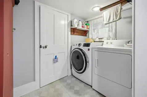 65 Chester Road Raymond NH 03077