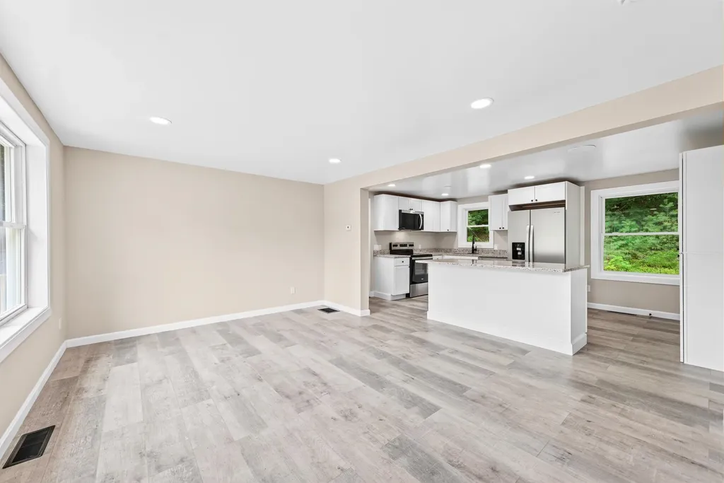 17 Fairway Drive New Hampton NH 03256