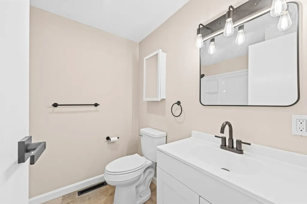 17 Fairway Drive New Hampton NH 03256