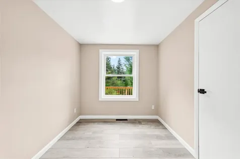 17 Fairway Drive New Hampton NH 03256